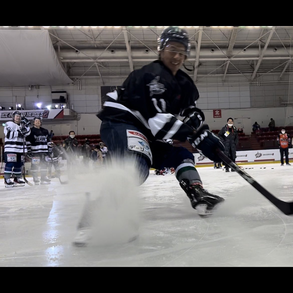 Hiiyuu_7741828's tweet image. とても面白い体験でした😂🙌
フリブレ保護者の皆様も可愛い👨‍👦‍👦
#アイスホッケーヒーローズ2
#ガチ氷撮