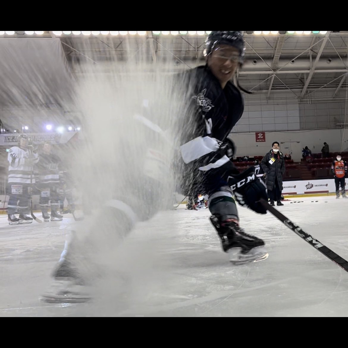 Hiiyuu_7741828's tweet image. とても面白い体験でした😂🙌
フリブレ保護者の皆様も可愛い👨‍👦‍👦
#アイスホッケーヒーローズ2
#ガチ氷撮