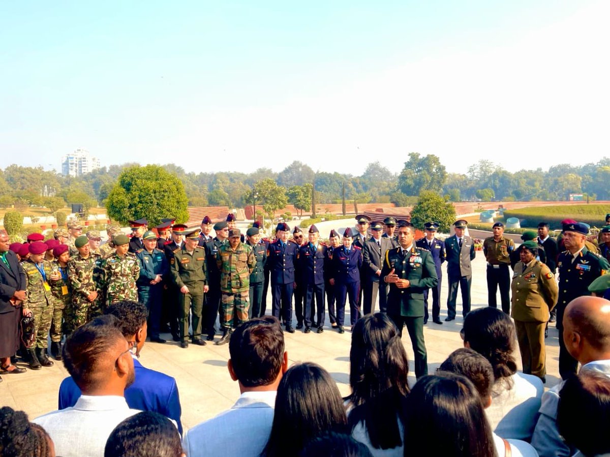 salute2soldier's tweet photo. #Foreign #Delegates from #16 countries, attending #YouthExchangeProgramme #2023, visited #NationalWarMemorial. On being taken on #guidedtour, the #delegation appreciated the #daredevilry &amp; #valiant action of #IndianArmedForces in #battles.
@PMOIndia @DefenceMinIndia @MEAIndia https://t.co/KmhwGDdYrg