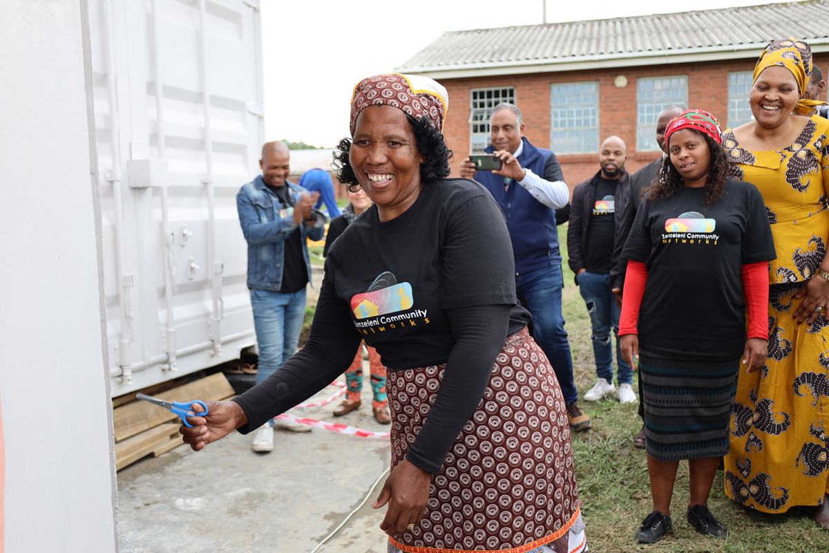 Utelize's tweet photo. We're delighted to announce that we have now raised over £73,000 for the Solar Community Hubs project run in conjunction with @Computer_Aid, @DellTech and our fantastic partners and customers!  :)

For more info: https://t.co/R9eCtUnI1v. 

#digitalpoverty #devicerecycling https://t.co/zaTEbu0WuL