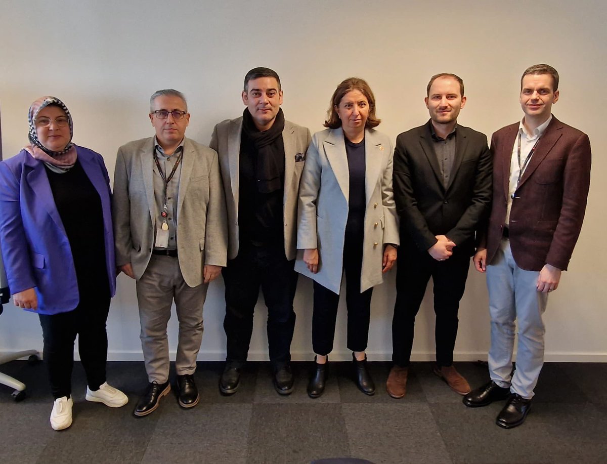 SemihaEkinci58's tweet image. Danimarka’da son ziyaretimizi #THY Müdürü Mehmet Can Taşcı’ya yaptık.

3 gün boyunca bizimle yakından ilgilenen #UID Başkanı Selçuk Çakırcı, Başkan Yardımcısı Sedat Sağıroğlu ve Kadın Kolları Başkanı Gülümser Kırık’a misafirperverlikleri ve emekleri için teşekkür ediyorum.