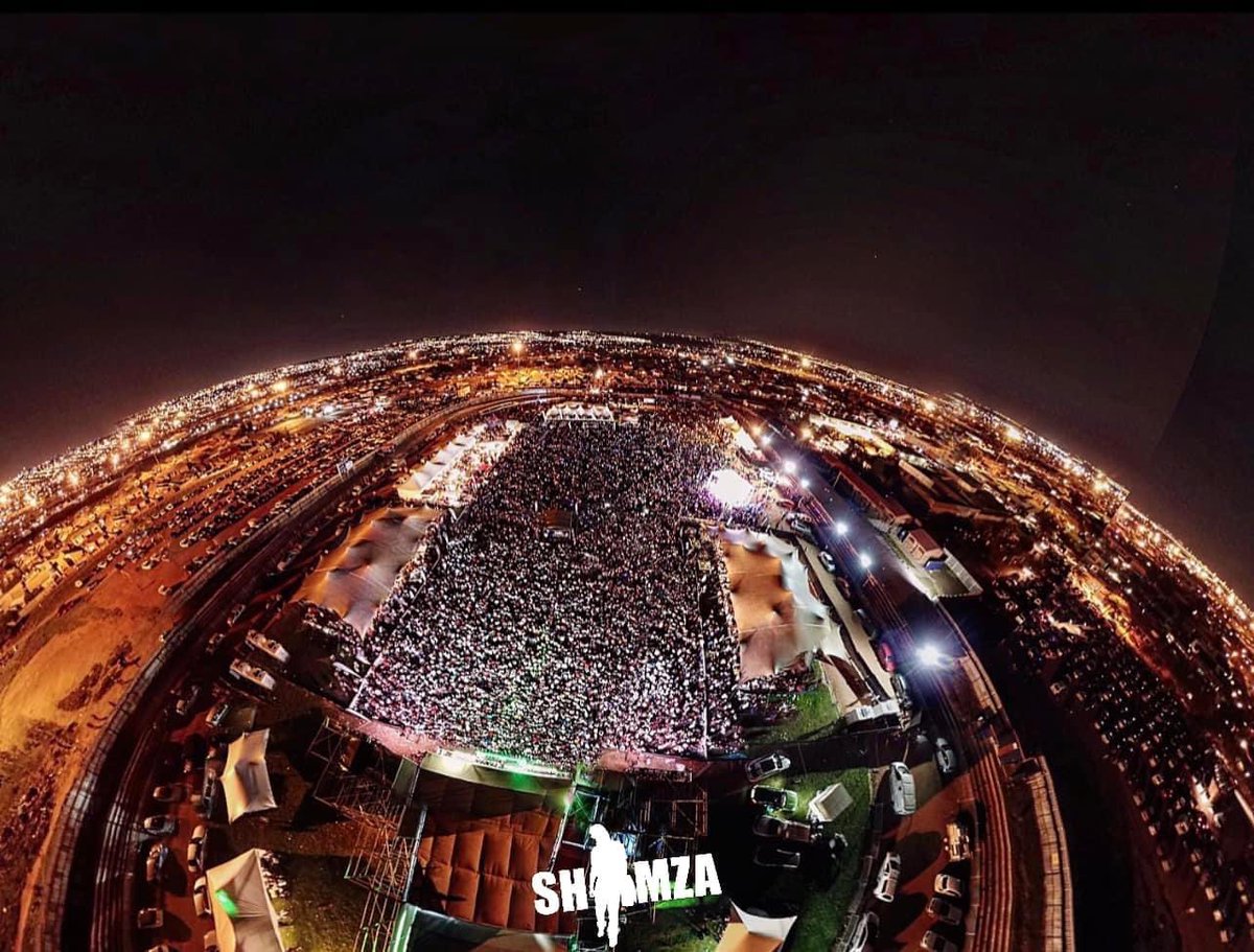 Shimza01's tweet photo. 25 December 2023, Mehlareng Stadium Tembisa! Tickets available from the 30th of Jan at Computicket ♥️🙏🏾 #OMS2023 #AllWhiteHomeComing https://t.co/tnjGgcL3Fy