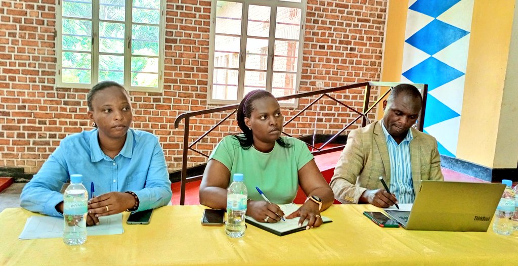 RubavuDistrict's tweet image. Nonaha:Umuyobozi w'Akarere wungirije Ushinzwe Iterambere ry'Imibereho myiza, ayoboye Inama y'umunsi umwe ihuza abagize Komite yaguye yo kurwanya imirire mibi mu Karere #DPEM yateguwe mu rwego rwo gukomeza guhangana n'iki kibazo ndetse n'igwingira ry'Abana bari munsi y'imyaka 5...