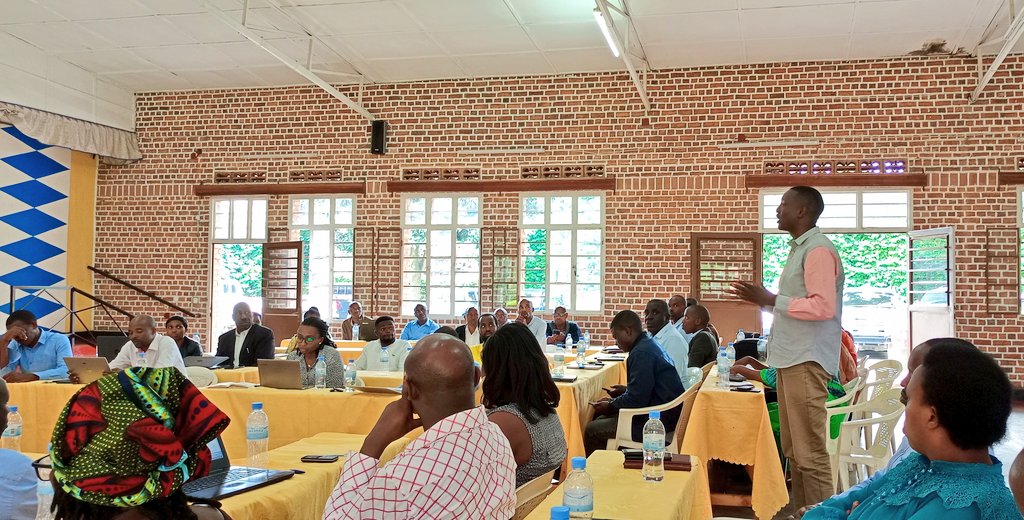 RubavuDistrict's tweet image. Nonaha:Umuyobozi w'Akarere wungirije Ushinzwe Iterambere ry'Imibereho myiza, ayoboye Inama y'umunsi umwe ihuza abagize Komite yaguye yo kurwanya imirire mibi mu Karere #DPEM yateguwe mu rwego rwo gukomeza guhangana n'iki kibazo ndetse n'igwingira ry'Abana bari munsi y'imyaka 5...