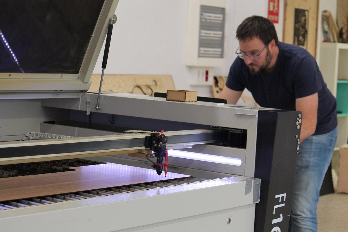 elsetembre's tweet photo. #SETEMBRESOCIAL
Klaab: democratitzar la tecnologia des del Solsonès
▶️ El ‘fablab’ cooperatiu de Solsona posa a disposició de qui li faci falta des d’impressores 3D a tall làser o fresadores, entre altres tecnologies de fabricació digital
👉 https://t.co/U7UUikiz8A https://t.co/9Sr9GQEWwi