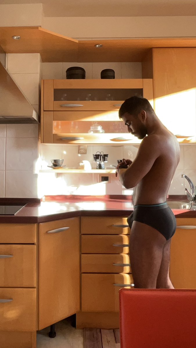 hellboyhot22's tweet photo. Hoy que se desayuna?🧐 https://t.co/uHwvkmmbzR
