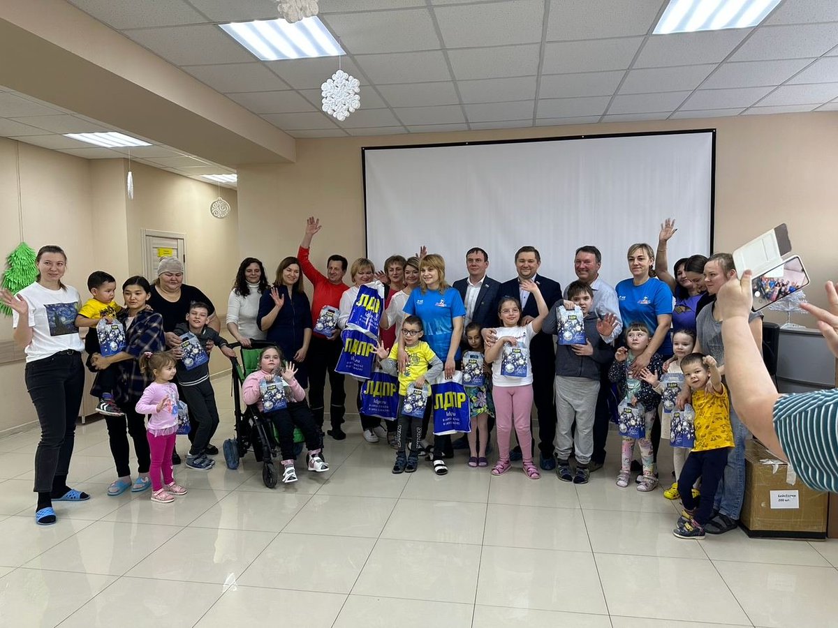Заместитель председателя Законодательного Собрания Пензенской области, руководитель фракции ЛДПР Павел Куликов посетил физкультурно-оздоровительный центр для детей с ограниченными возможностями "Адели-центр".

zspo.ru/pressroom/news…