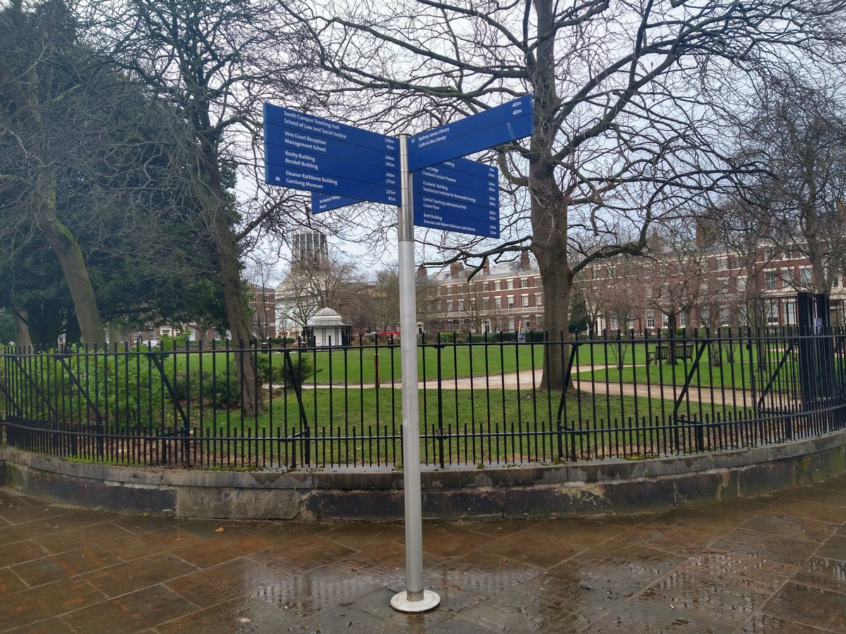 livuniHSS's tweet photo. We were today years old when we realized the campus sign posts all have North/South orientation arrows at the base #CampusCompass https://t.co/lfoFz4MFrm