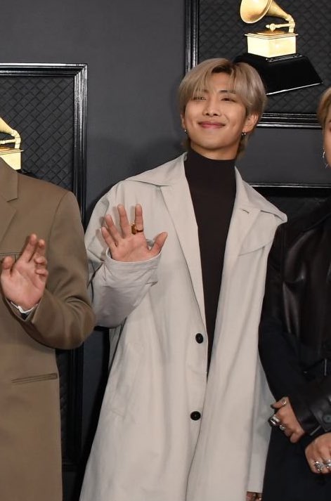 joooniehq's tweet photo. GRAMMYS 2020 NAMJOON. absolutely stunning. i will never move on. https://t.co/pPdIK4D7rC