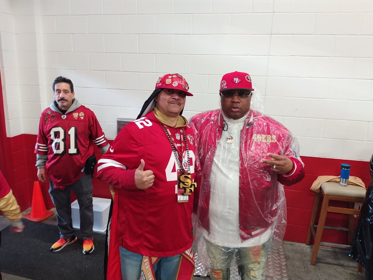 CODESOFWAR's tweet photo. The Legendary Bay Area's own E40. Man he was very cool and friendly much Respect! https://t.co/eitqmbKruj