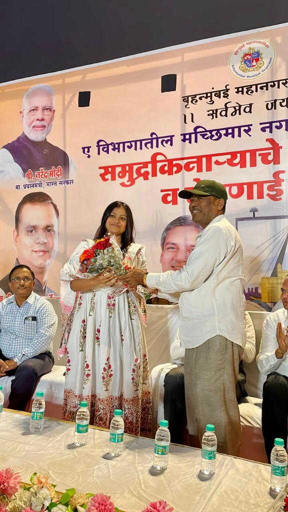 HNarwekar's tweet photo. Performed the groundbreaking ceremony for the beautification and lighting of the #MacchimarNagar, Badhwar Park along with the Hon Speaker of Maharashtra Legislative Assembly, Shri @rahulnarwekar Ji and Corporator @MNarwekar. (Conti 1/3) https://t.co/ucAzalefZb