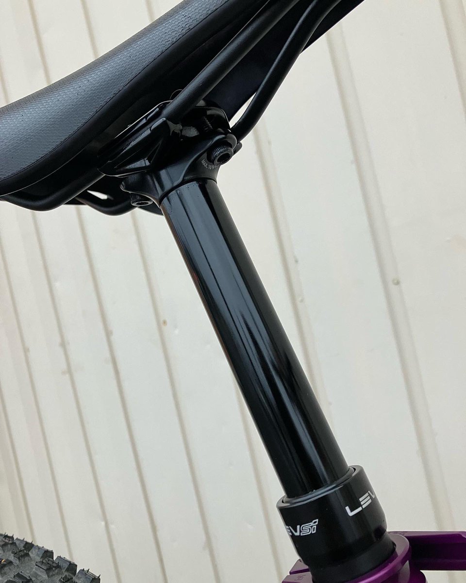 SURVA's tweet photo. #ドロッパーシートポスト をリモートレバーでコントロール。
#kindshocklevsi
#トレイルライド #kindshock #mtb #マウンテンバイク #surlybikes #surlykrampus #cycling #サイクリング #trailride
#daycamp #デイキャンプ #camp #キャンプ #outdoor #アウトドア ⠀
#survacycles #福井 ⠀ https://t.co/ZDpeoqHWH8