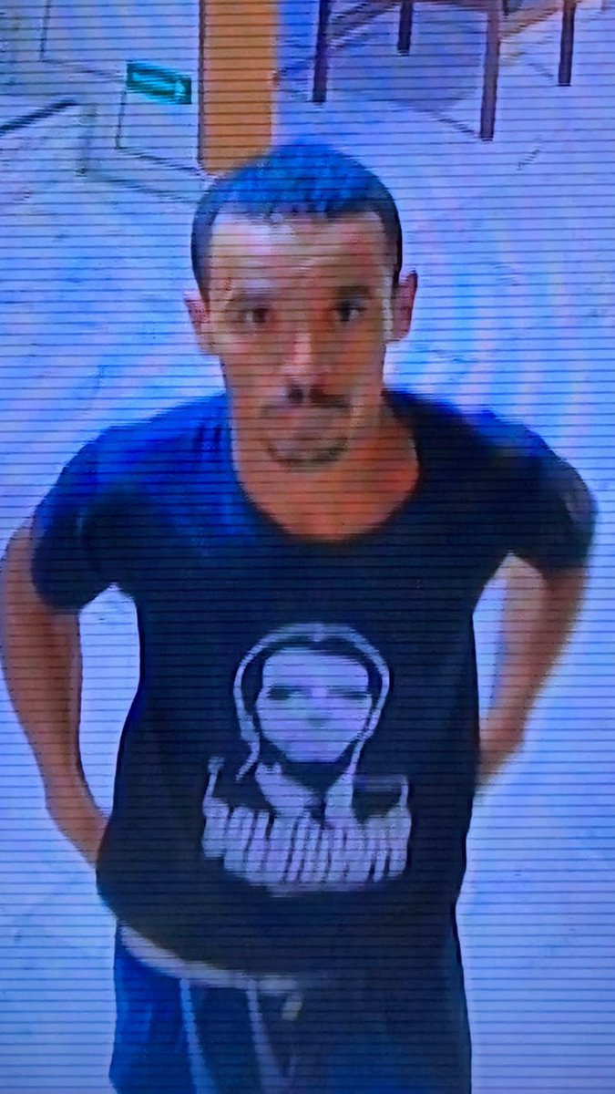 Este homem foi filmado destruindo objetos no interior do Palácio do Planalto. Compartilhe até descobrirmos quem é.