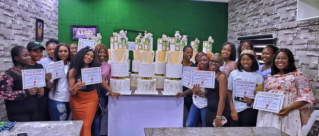 BakeSovise's tweet image. Happy New Week Guys. 
We officially welcome you back to school. 

Class starts today and we will be so happy to see you. 

For those coming from outside the state, we wish you safe journey. 

#soviseacademy #bakingstudent #happybakers

@tellphc @PH_Socials @igho_joyce @ka_seh