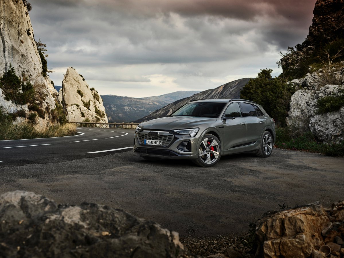 Heritage_Autos's tweet photo. The zero emissions new Audi Q8 e-tron is their first fully-electric SUV that's adventurous, spacious, efficient and packed with Audi technology!

Want to find out more? Visit: https://t.co/si2aUkyslX

#HeritageAutomotiveAudi #Q8 #etron #SUV #ElectricCar https://t.co/KTNtjprvo0