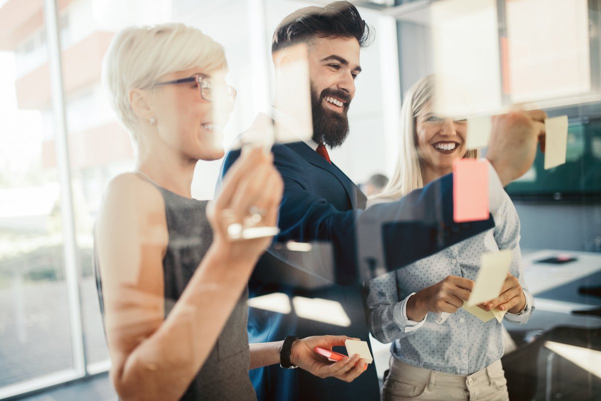 #Sabíasque… el tercer lunes de enero se considera el día más triste del año

Para que este #BlueMonday sea un poco menos blue, aprende como mejorar la satisfacción laboral y motivar a tus empleados para el resto de 2023.

¡Descarga nuestro ebook gratis!👇
ebooks-enterprise.classgap.com/guia-equipo-fe…