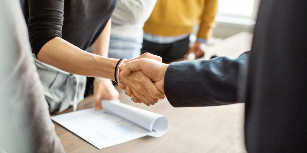 ParticipatiesNL's tweet photo. Private equity kiest door hogere rente vaker voor minderheidsbelang met de optie om op een later moment een meerderheidsbelang te verwerven. Maar er zijn ook twijfels over deze strategie - https://t.co/RRkbTQA9aS https://t.co/ewlw8DRVe9