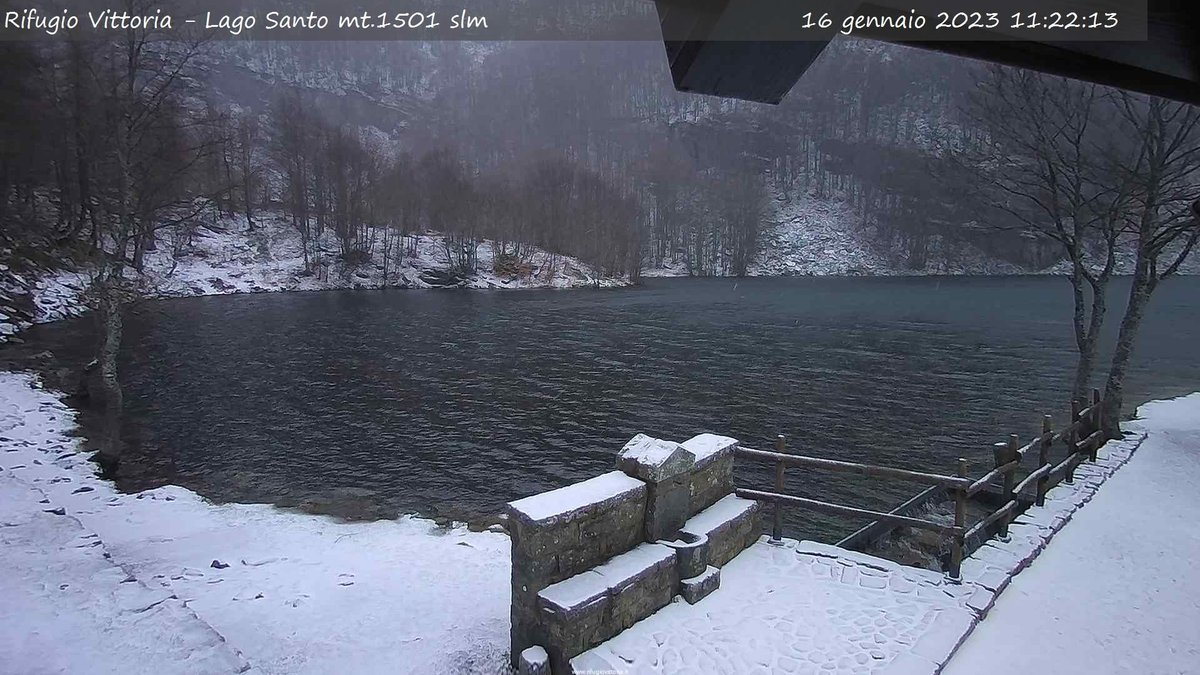 ModenaDintorni's tweet photo. Nevica anche al #LagoSantomodenese ❄️ https://t.co/IHpaw3ckxt