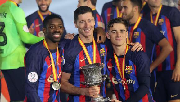 axelduarte08's tweet photo. @CruyffKan El resto puede perder y no pasa nada... Pero pierde el Barça y es porque "nuestro fútbol es anticuado, ya no está Pep ni Xavi ni Iniesta, Xavi no sabe nada de táctica, Koeman tenía razón". Y aún con el baño de ayer no verás a nadie pedir disculpas. 

En fin, Visca el BARÇA 🔴🔵 https://t.co/R2yXosFSqe