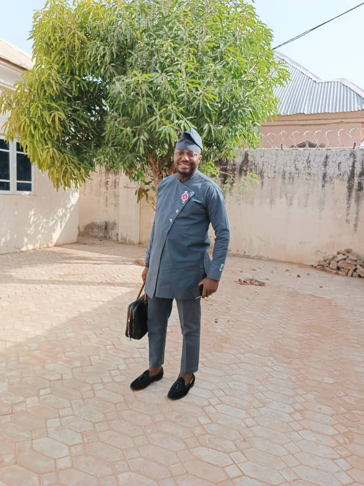 bobbyalora's tweet photo. @ObinnaIyiegbu Cubans baba make I be one of ur BAs https://t.co/t1nbxogFqn