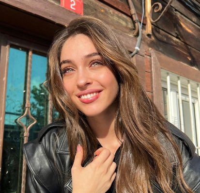 TvDunyasii's tweet photo. Cemre Baysel ile İlhan Şen, #AşkFilmi isimli sinema filminde başrolleri paylaşacak. 

(Birsen Altuntaş) https://t.co/HQpZXykU3W