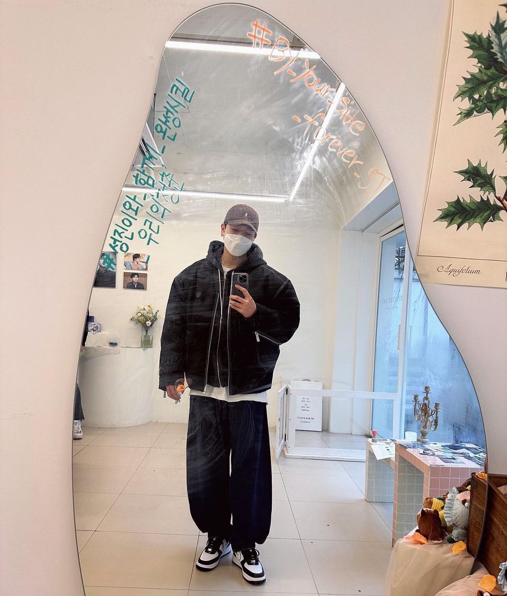 Sungjin_TH's tweet photo. 230116 IG: sungddenly update (1)
#ThankU

https://t.co/neP240hgt7
#Sungjin #DAY6 #성진 #데이식스 https://t.co/wgwQ0U6zFJ