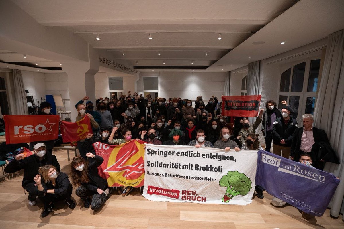 REVOGermany's tweet photo. Die #RevBruch Konferenz vom vergangen Wochenende stellt sich solidarisch hinter Brokkoli und allen Betroffenen rechter Hetzte. 
Zuvor hatte @ulfposh unsern Genossen in die öffentlichen Schusslinie gezogen. 
Wir sagen stoppt diese Scheiße und enteignet endlich !Springer https://t.co/6V7L027a3L