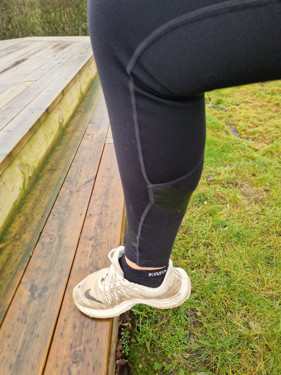 EMariaJ's tweet photo. Den mest deprimerande dagen på året tydligen. Gäller att förebygga! #löparvad (inga fancy skor 👟, jag vet, men det går att springa ändå 😉) https://t.co/Cwh9QCMugp