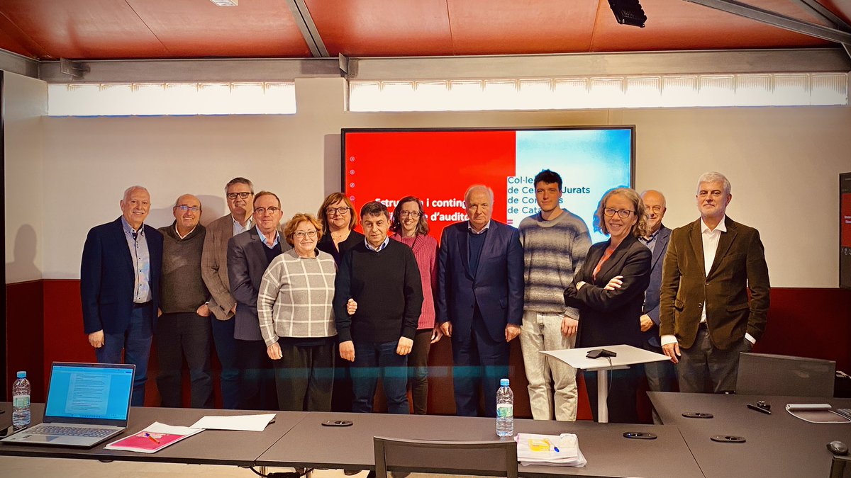 EL C0L•L3G1 tweet media