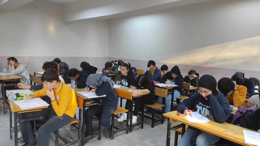 taraklimem's tweet photo. Taraklı ilçemizde Valiliğimiz himayelerinde İl Millî Eğitim Müdürlüğümüzce yürütülen #NehirProjesi kapsamında bugün 8. Sınıflarımız  için izleme sınavı uygulandı.

@tcmeb 
@sakaryamem 
@ebubekirsavasci https://t.co/uz46vgdlZO