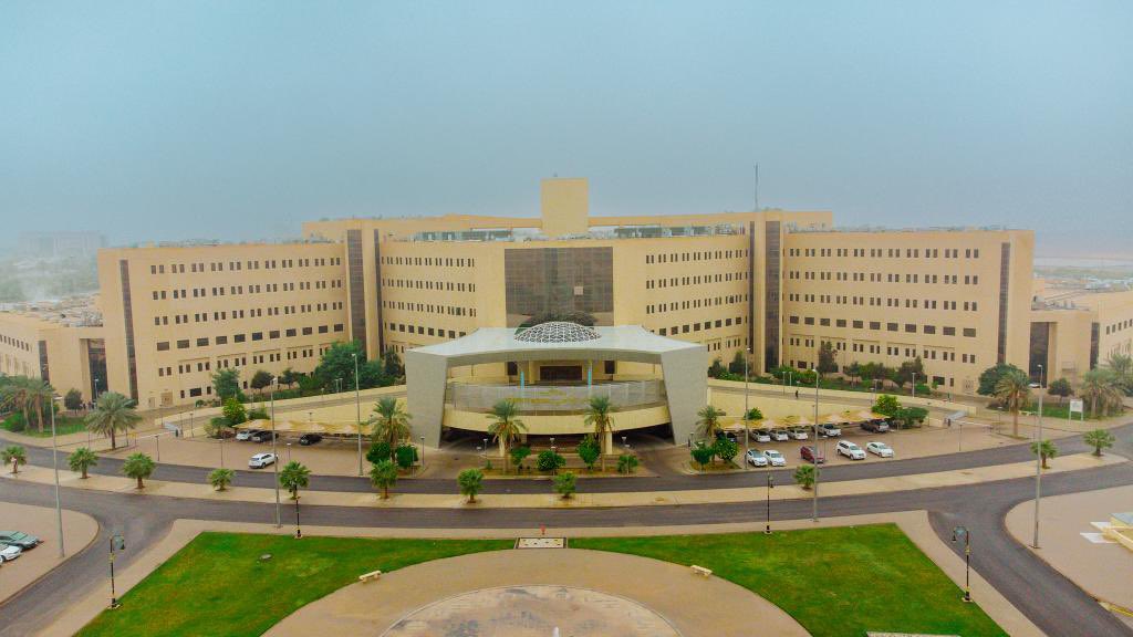 QassimUniv1's tweet photo. المدينة الطبية بـ #جامعة_القصيم، تبدأ أولى عمليات القسطرة القلبية، وذلك ضمن جهودها للتوسع في الخدمات المقدمة للمرضى. https://t.co/vJcXp7W0OP