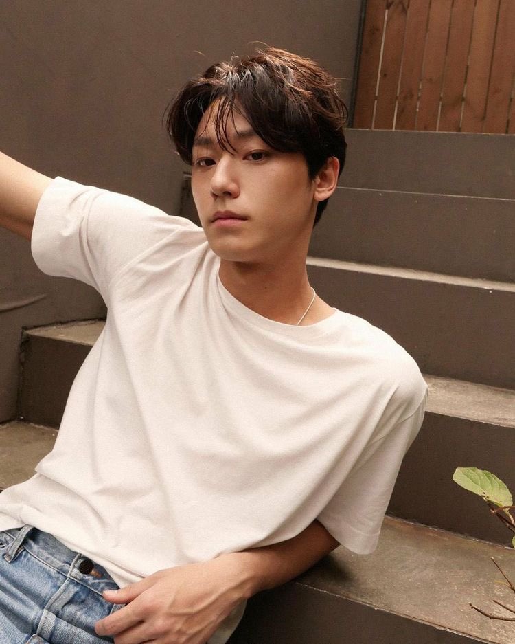 kdrama_menfess's tweet photo. •kdm• guys what do you think about him acting? https://t.co/RXbBBEkCOC