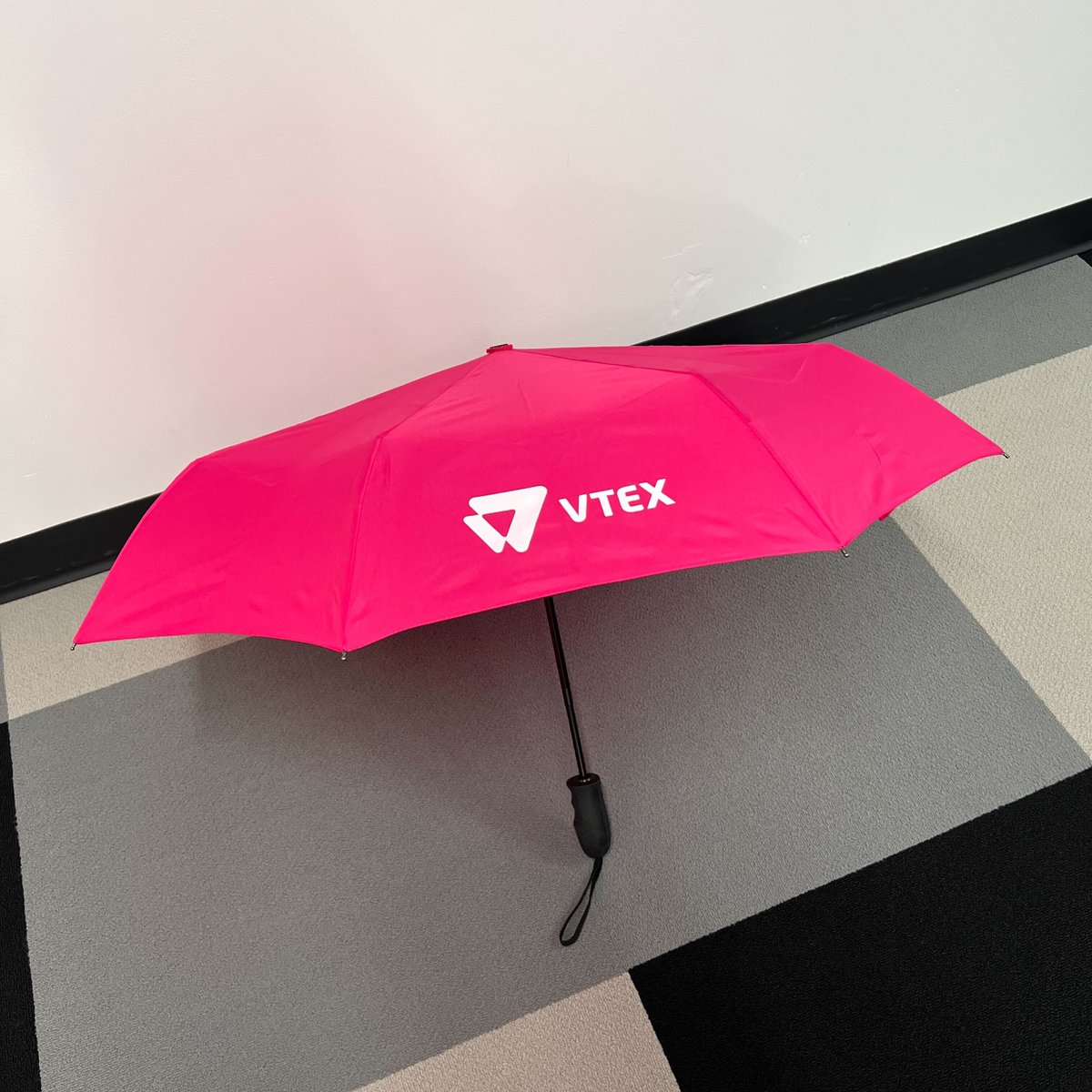 VTEXcommerce's tweet photo. Although we're not seeing any rain in the forecast, it's always good to be prepared.
Stop by booth 6245 at #NRF2023 and grab your VTEX umbrella.
While you are there, talk to one of our Solution Engineers about growing your online business in 2023.
#worldofcommerce #ecomme ... https://t.co/XUXXAmcQhp