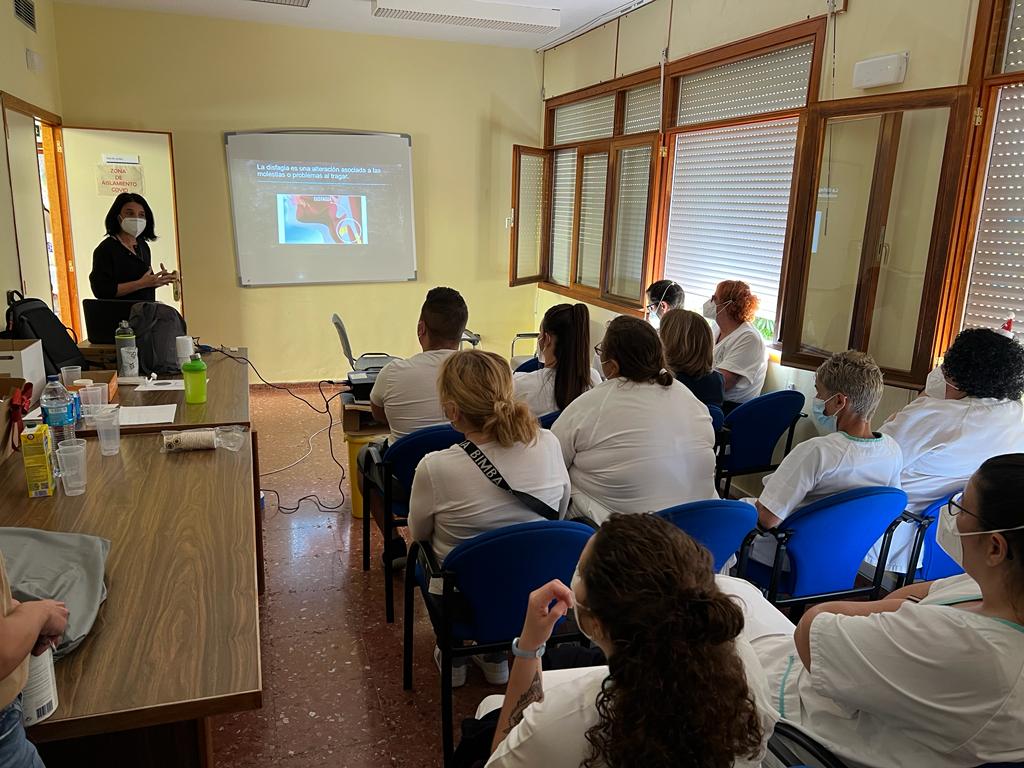 La Formación del personal en los centros es fundamental. Abordaje nutricional y visibilidad de la importancia de detectar la Disfagia. Objetivo mejorar la calidad de vida de nuestros mayores #GAPTF. #EGE Formandonos para mejorar <a href="/EnfEnlaceTf/">Enf de Enlace Tf</a> <a href="/AmandoMarquez/">Amando Marquez Sixto</a>