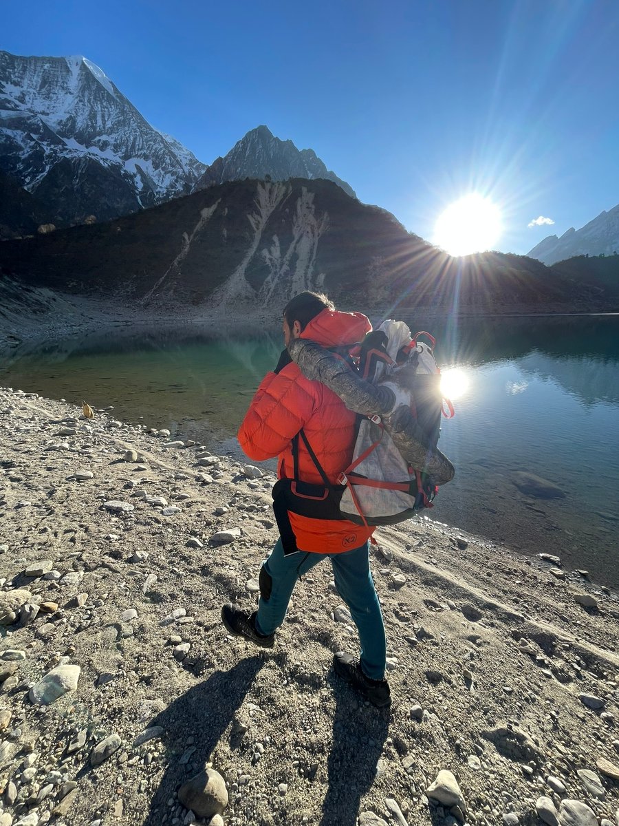 AlexTxikon's tweet photo. Ciao! Oggi siamo andati a Samagaun, quindi abbiamo connessione e volevo salutarvi👋🏼 Sono stati giorni incredibili. Siamo stati al Lago Birendra e abbiamo fatto il bagno. Quanto faceva freddo! 🤪
📸Pics by: #alextxikon / #ignaciomaqui
#wintersummits https://t.co/TTfoGAwOxL