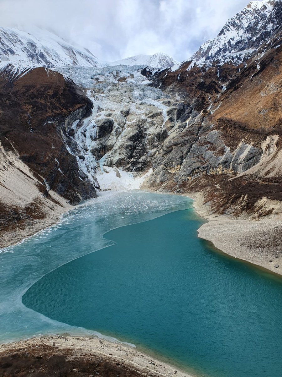 AlexTxikon's tweet photo. Aupa! Gaur Samagaunera jaitsi gara eta konexioa dugu. Aukera aprobetxatu nahi dut zuek guztiak agurtzeko 👋🏼 Egun zoragarriak ari dira izaten. Birendra Lakera hurbildu gara eta bainua hartu dugu. Izoztuta zegoen! 🤪
📸Pics by: #alextxikon / #ignaciomaqui
#wintersummits https://t.co/FKjl6RNCon