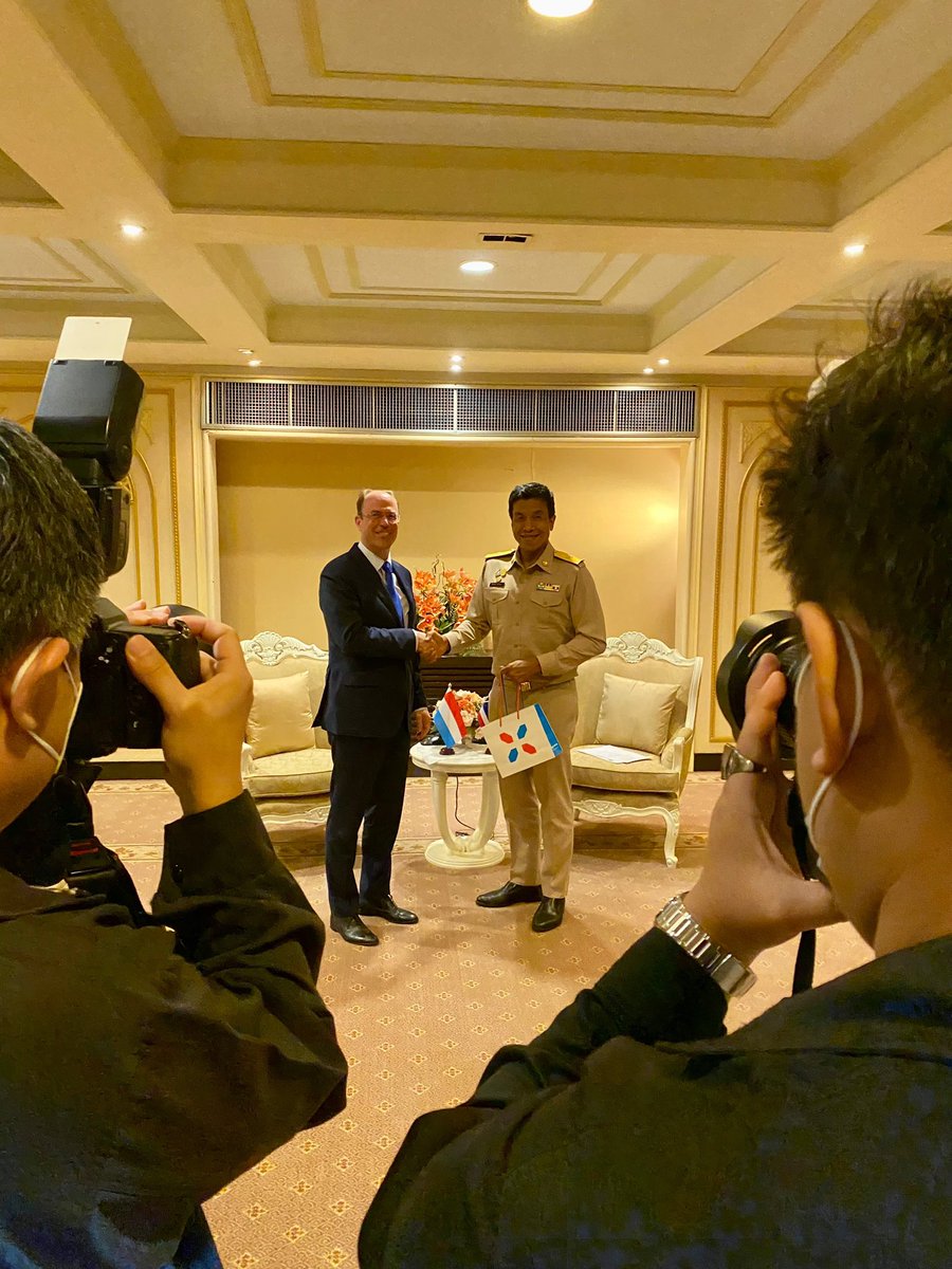 HemmerPatrick's tweet photo. Always a pleasure to exchange views with @chadchart_team on how to make #Bangkok a liveable city for all and strenghten the social contract
You can count on 🇱🇺’s support to promote the development of
#GreenSpaces
#ArtsandCulture
#SoftMobility https://t.co/vDgFYZPpJW