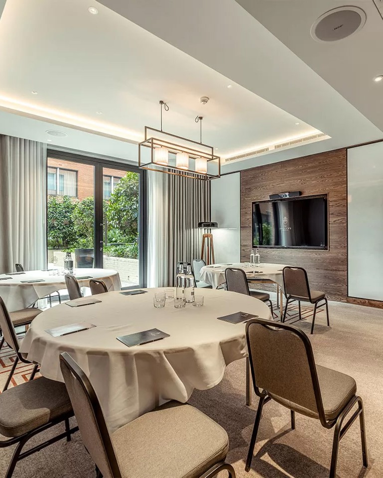 Host a meeting at Fellows House.
£500 for up to 10 delegates includes:
Unlimited tea and coffee
Sandwich lunch including 2 hot items and salad
Flipchart and screen
To book or to find out more please email reservations@thefellowshouse.com or call 01223 949499 and quote AWAYDAY.