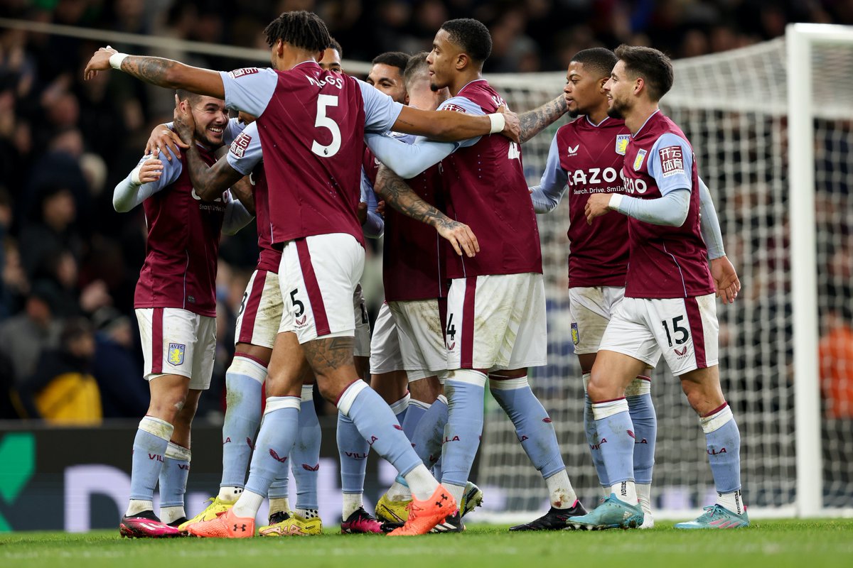 AVFCOfficial's tweet photo. Unai Emery: "I was thinking that this is really a home, not only a stadium. 

"We are building a team and it's easier to do if we feel the positive energy that every single fan at Villa Park is giving us. 

"We are Aston Villa, and we are stronger together."

UTV. 💜 https://t.co/VlF9BCC9IJ