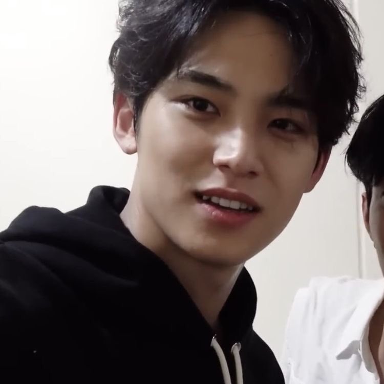 seoksoologist's tweet photo. #mingyu x reader au

mingyu as your kapitbahay na may halong landi kapag namimigay ng ulam na niluto ng nanay niya kasi “boy friend” mo raw siya. https://t.co/UUdjqWtl3f