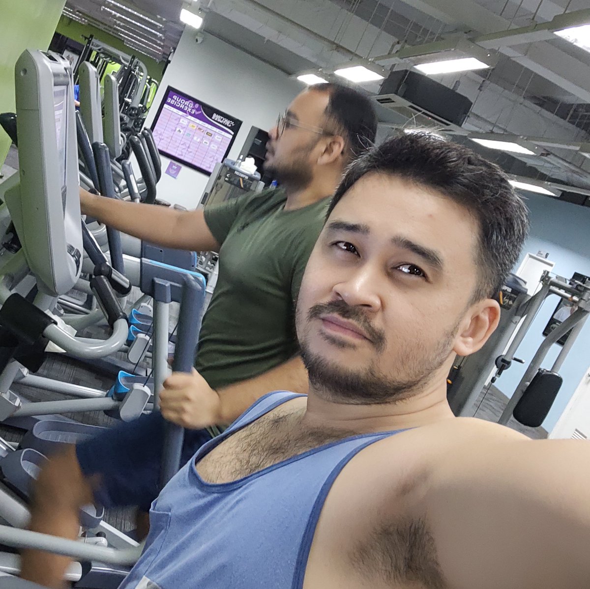 gani_jeff's tweet photo. Hirap magpa payat pag nagkaka edad na... Huhuhu...
#tito
#daddies
#bears
#gym
#cavite
#south
#hairy
#kilikili
#pitts
#zaddies
#pinoydadbod https://t.co/4x9ykQuv29