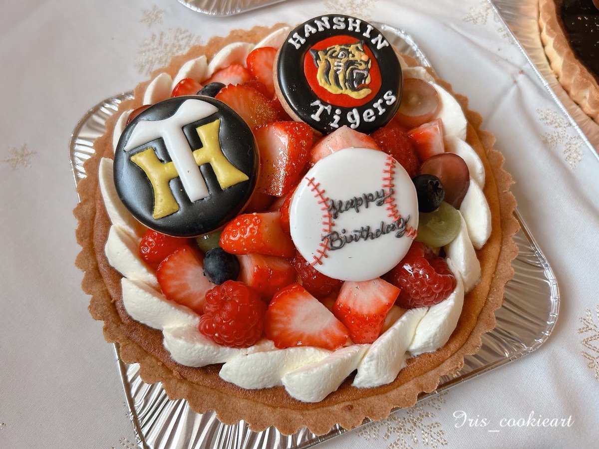 iris_cookieart's tweet photo. 阪神タイガースファンの方へのオーダーでした👏

#iriscookieart 
#アイシングクッキー 
#阪神タイガース https://t.co/PhoJmbPLwa