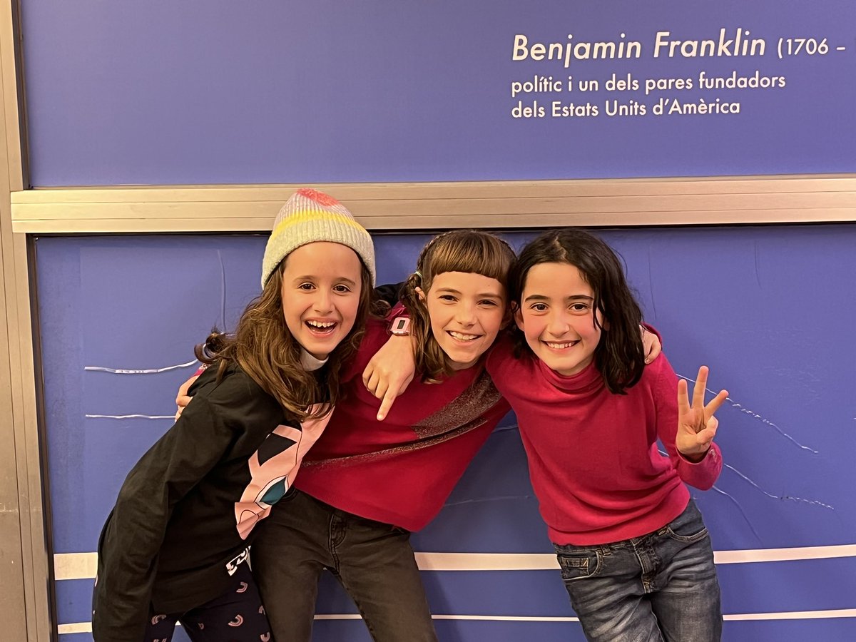 TechnovationCat's tweet image. La semana pasada celebramos el inicio oficial de la nueva temporada del #technovationchallenge 
🥳🥳🥳

Lo hicimos, con 3 sesiones informativas para en la Biblioteca Can Fabra! 

¡Apúntate al reto! 

@TechnovationCat @ciberespiral @bibcanfabra #stemGirl #girls4change #ideacion