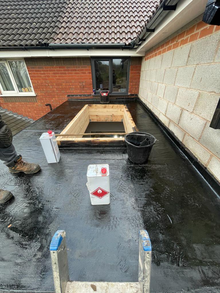 EB Roofing tweet media