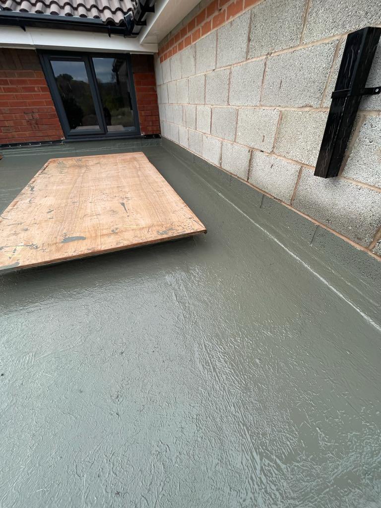 EB Roofing tweet media