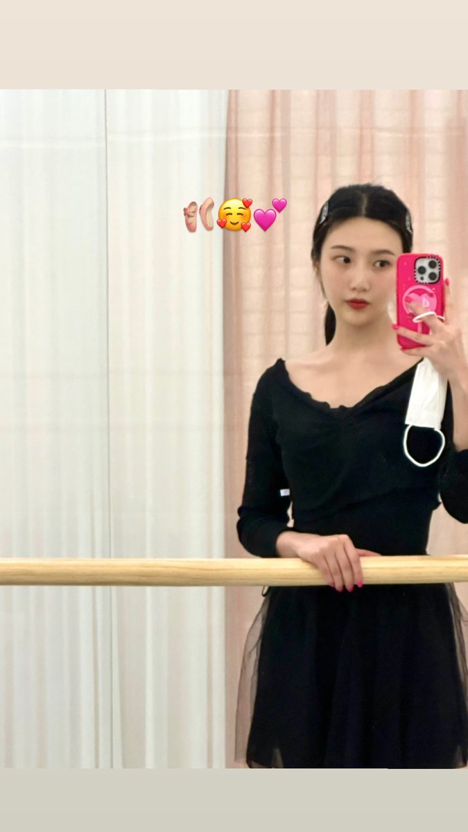 joystgrm's tweet photo. [INSTAGRAM STORY]

🩰🥰💕
https://t.co/H2VnHhYfEH

@RVsmtown #RedVelvet #레드벨벳 #Joy #조이 #TRF2022 
230116 · 20:16:22 KST https://t.co/n8d5kkukFZ