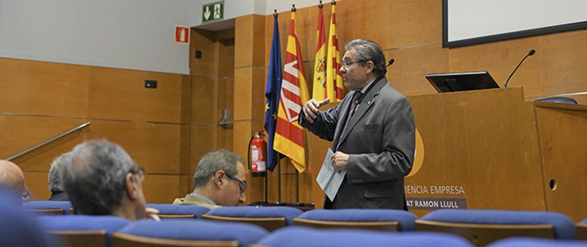 uramonllull's tweet photo. 🎉 Ens fa molta il·lusió presentar-vos la nova #BecaDrLluísComellas d'@IQSbarcelona per promoure la recerca del professorat, en honor a qui ha estat vicerector de #RecercaURL d'aquesta casa durant 10 anys. 

➕ https://t.co/qXDwHBgNEh https://t.co/21EJm3sMv9