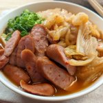 体がポカポカ温まる!韓国風ピリ辛「キムチウインナーうどん」。