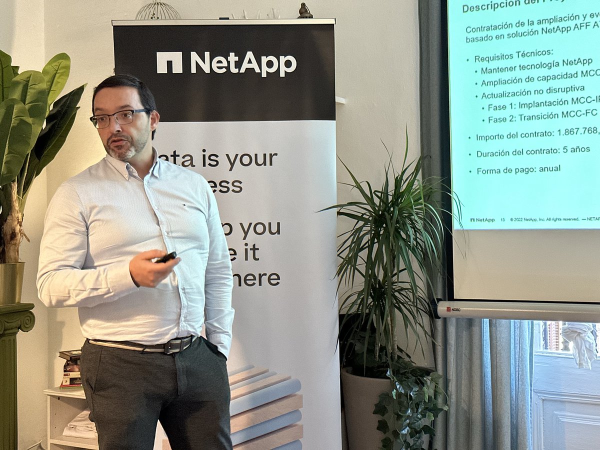 EconocomServ's tweet photo. Un encantador piso de la plaça Reial de Barcelona ha sido escenario de la primera reunión del equipo comercial de Econocom Servicios en Cataluña con el equipo de @NetApp y Arrow: Estrategia, oportunidades y recetas para un 2023 de éxitos conjuntos #Econocom #OneDigitalCompany https://t.co/sQTPcNX7WN