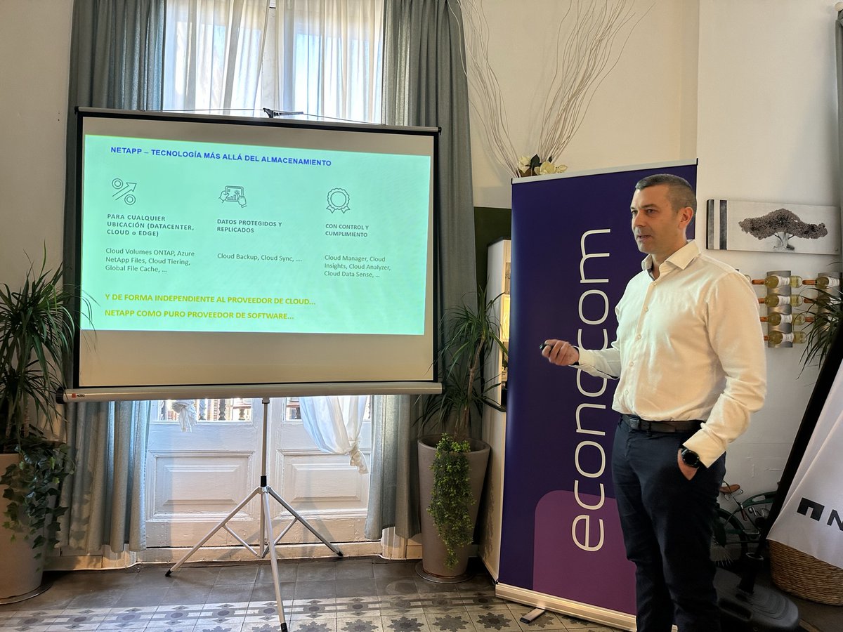 EconocomServ's tweet photo. Un encantador piso de la plaça Reial de Barcelona ha sido escenario de la primera reunión del equipo comercial de Econocom Servicios en Cataluña con el equipo de @NetApp y Arrow: Estrategia, oportunidades y recetas para un 2023 de éxitos conjuntos #Econocom #OneDigitalCompany https://t.co/sQTPcNX7WN